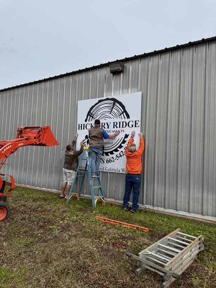 Custom dimensional lettering for commercial property identification